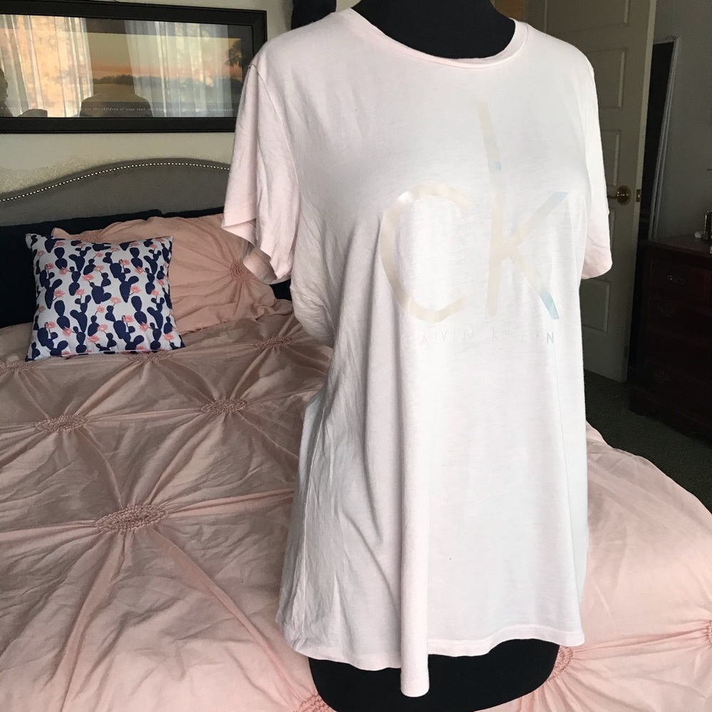 Calvin Klein Light Pink Graphic Tee